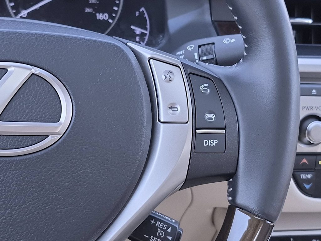 Thumbnail: 2013 Lexus ES - 31