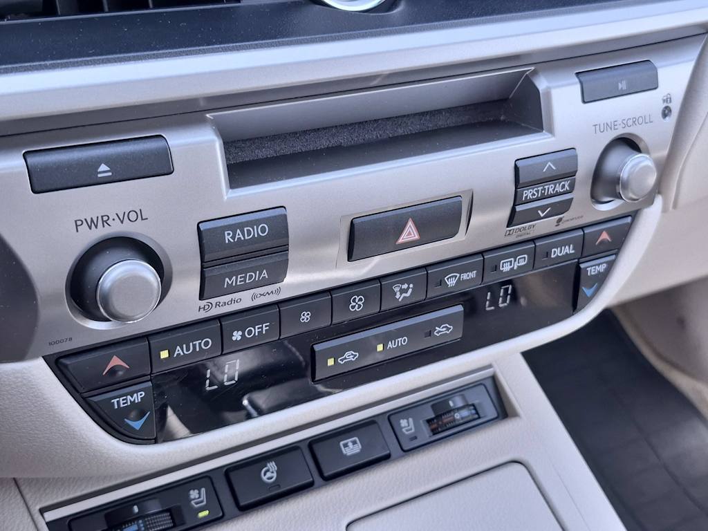 Thumbnail: 2013 Lexus ES - 34
