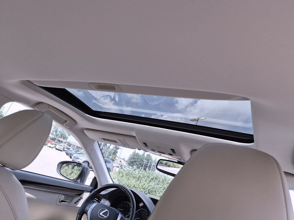 Thumbnail: 2013 Lexus ES - 28