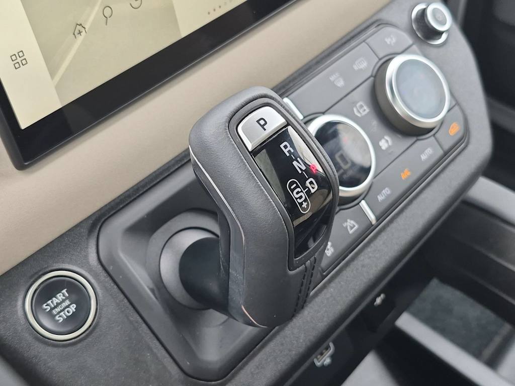 Thumbnail: 2023 Land Rover Defender - 36