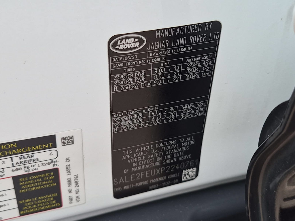 Thumbnail: 2023 Land Rover Defender - 38