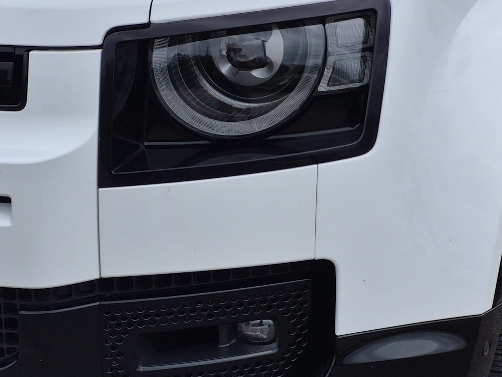 Thumbnail: 2023 Land Rover Defender - 22