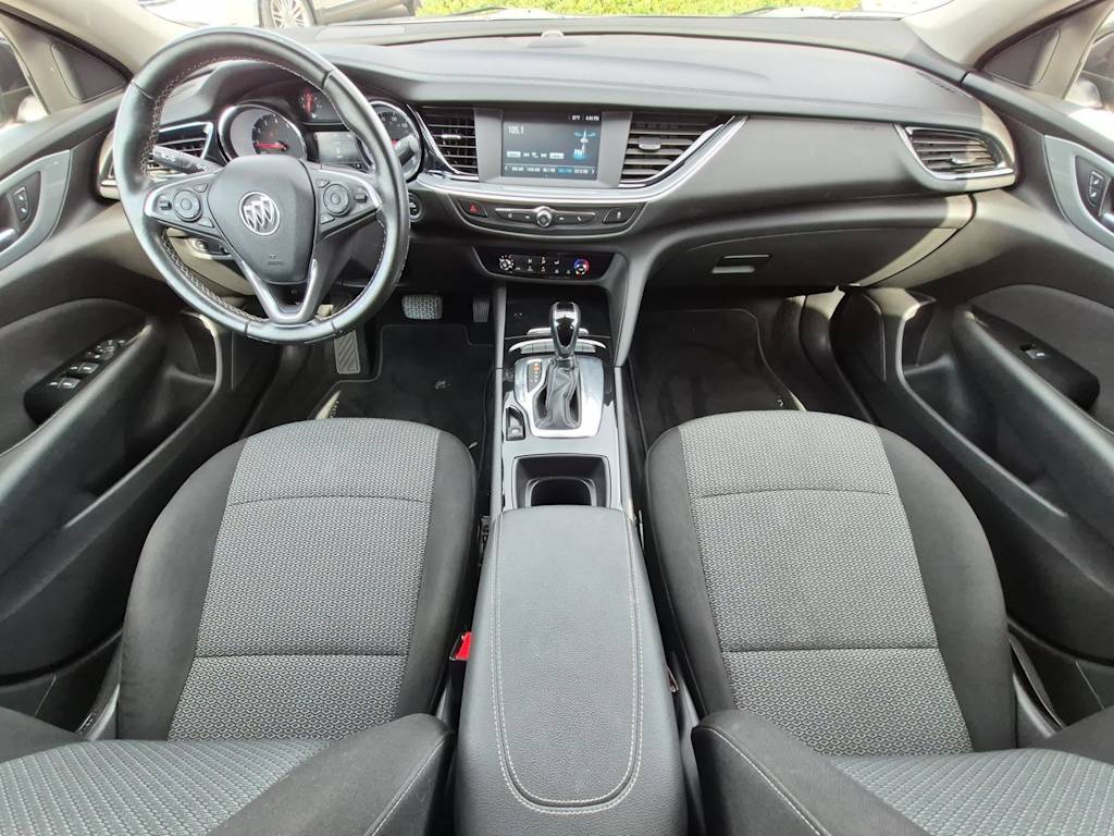 Thumbnail: 2018 Buick Regal - 8