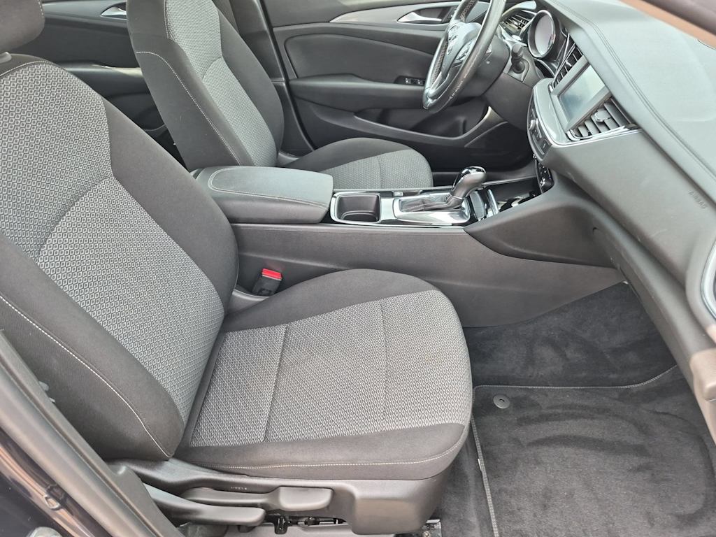 Thumbnail: 2018 Buick Regal - 10