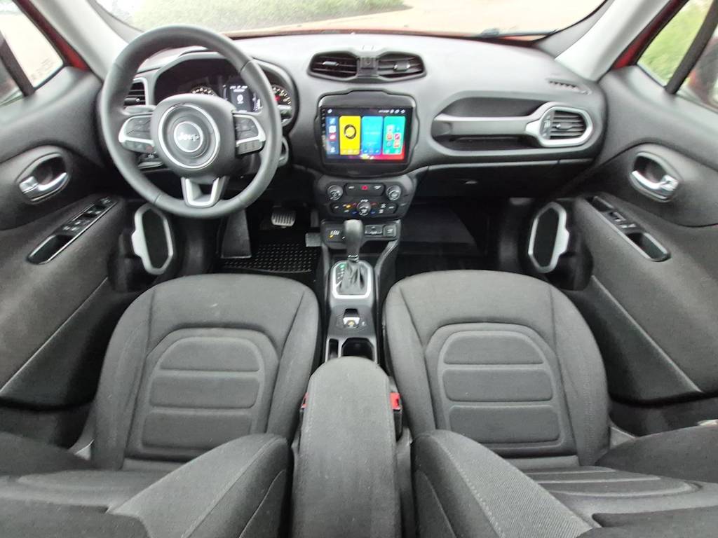Thumbnail: 2018 Jeep Renegade - 9