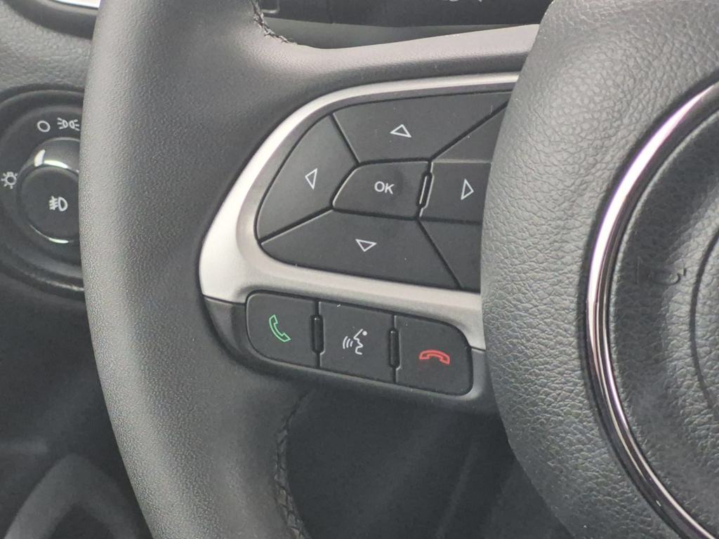 Thumbnail: 2018 Jeep Renegade - 29
