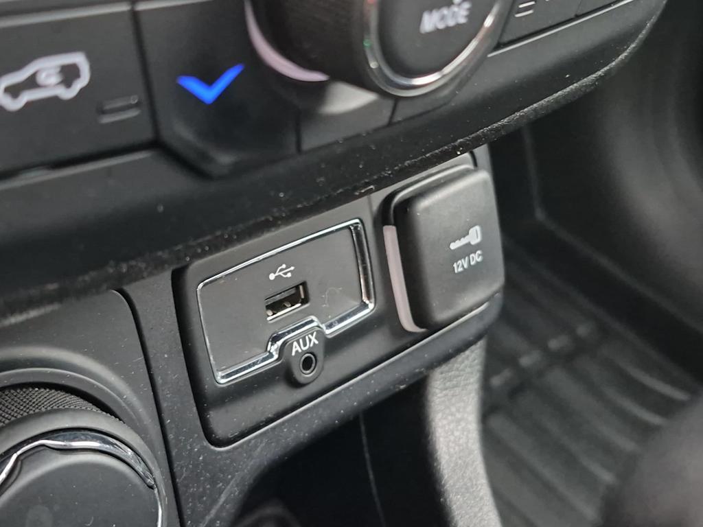 Thumbnail: 2018 Jeep Renegade - 34