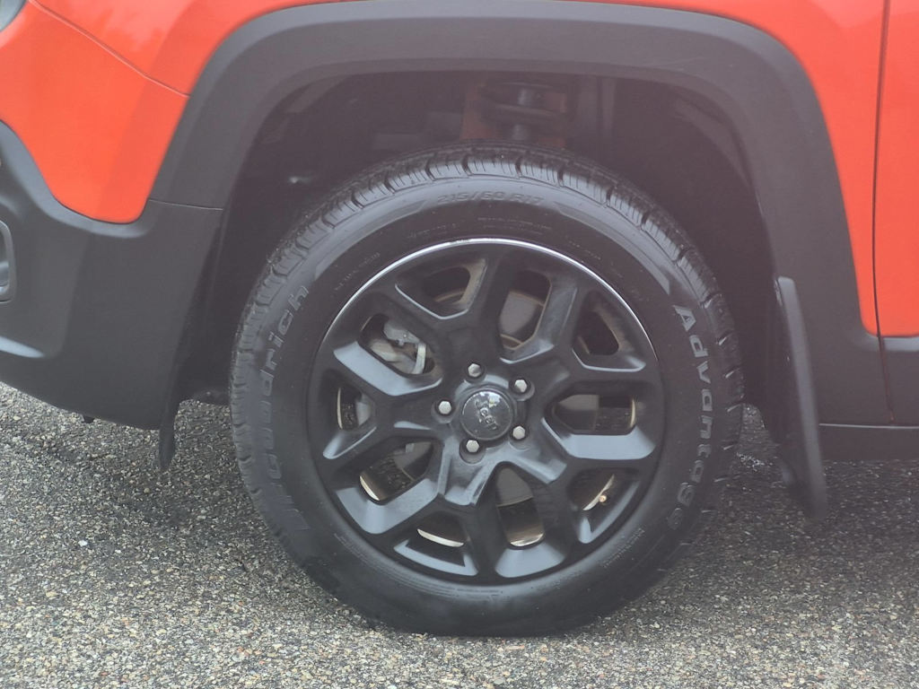 Thumbnail: 2018 Jeep Renegade - 8