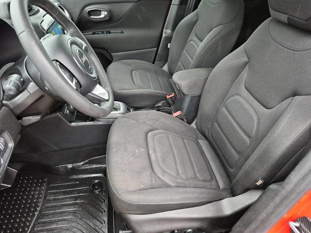Thumbnail: 2018 Jeep Renegade - 10