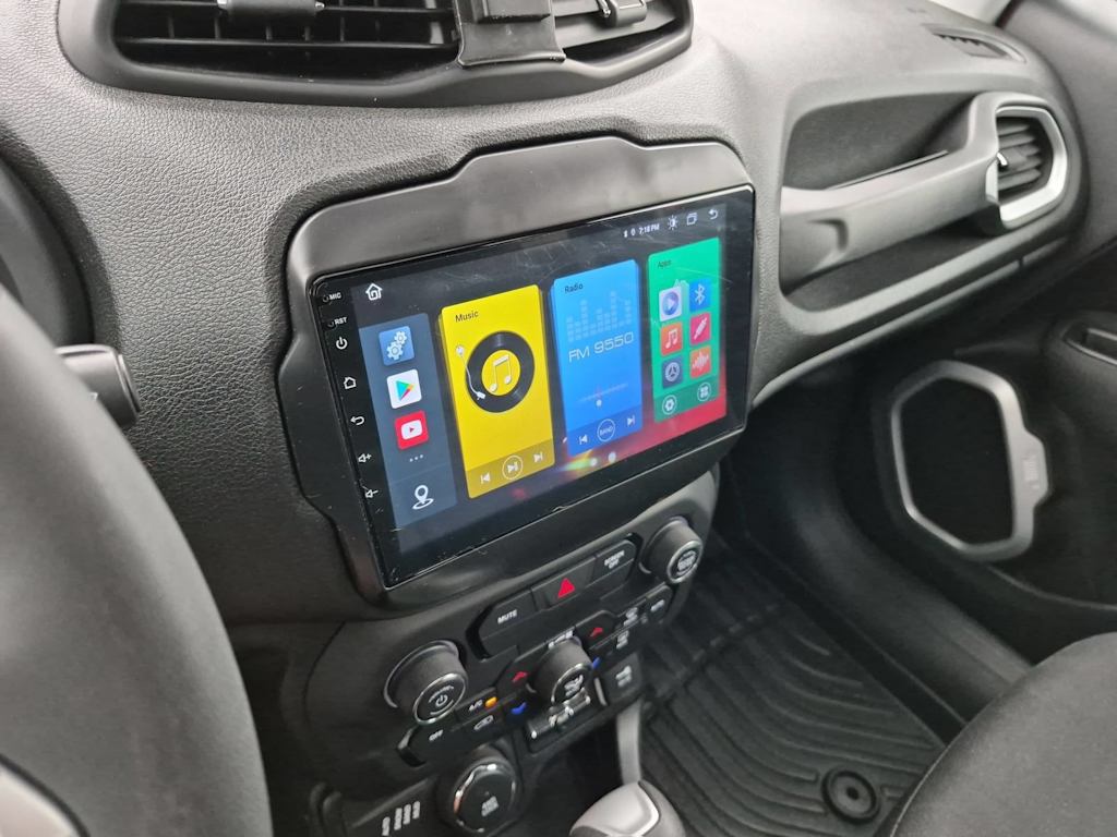 Thumbnail: 2018 Jeep Renegade - 14