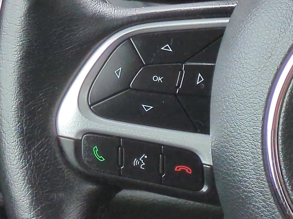Thumbnail: 2020 Jeep Renegade - 29