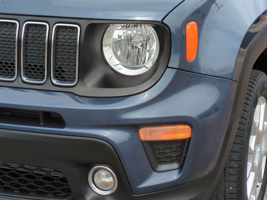 Thumbnail: 2020 Jeep Renegade - 25