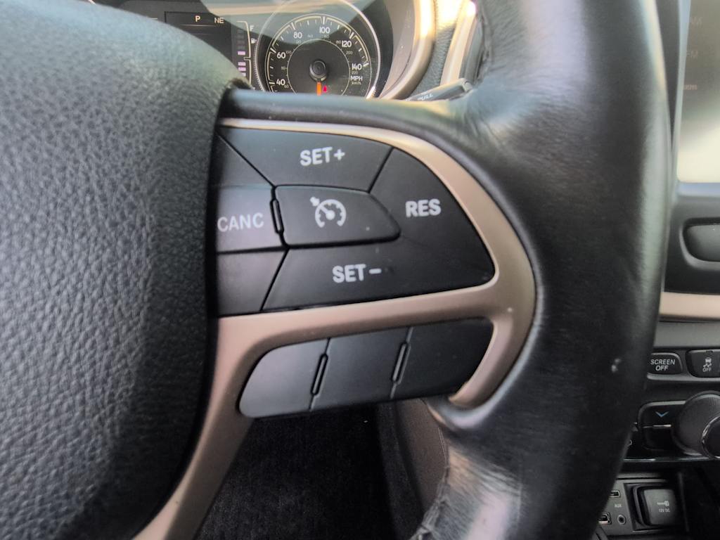 Thumbnail: 2016 Jeep Cherokee - 29