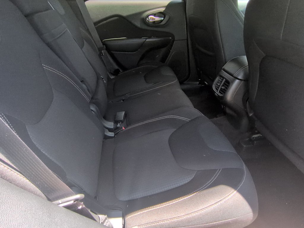 Thumbnail: 2016 Jeep Cherokee - 27