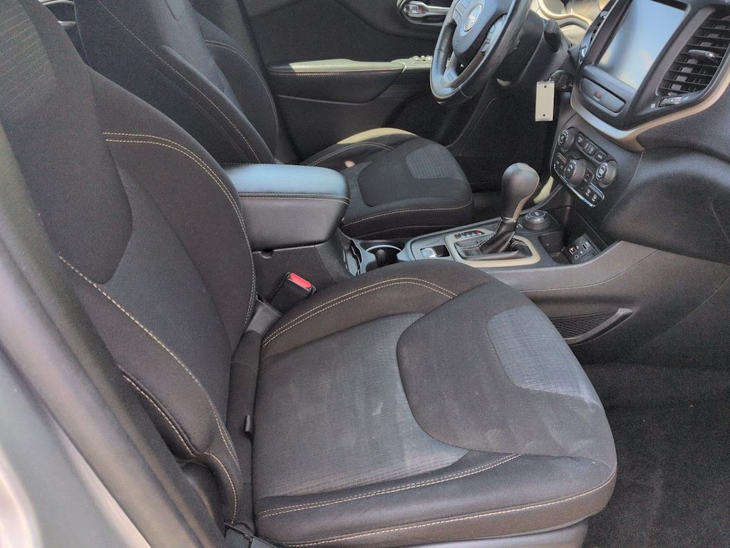 Thumbnail: 2016 Jeep Cherokee - 12