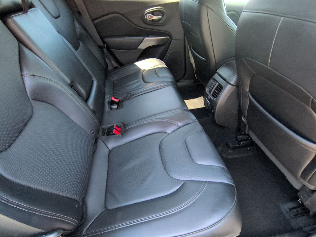 Thumbnail: 2019 Jeep Cherokee - 28