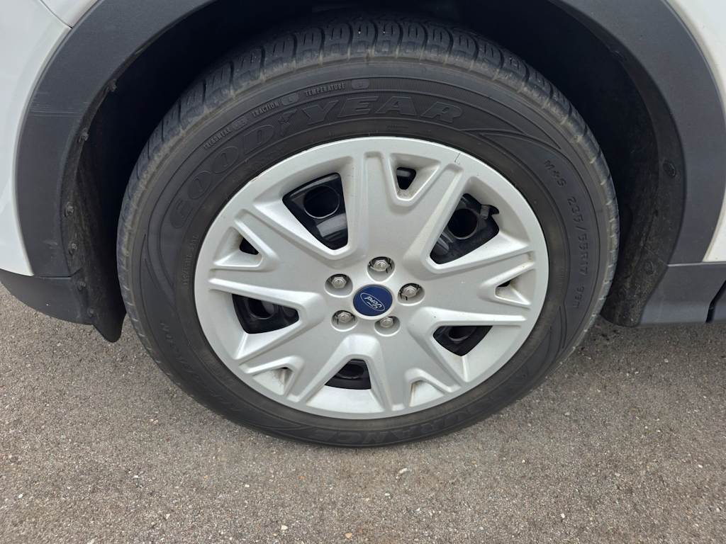 Thumbnail: 2015 Ford Escape - 22
