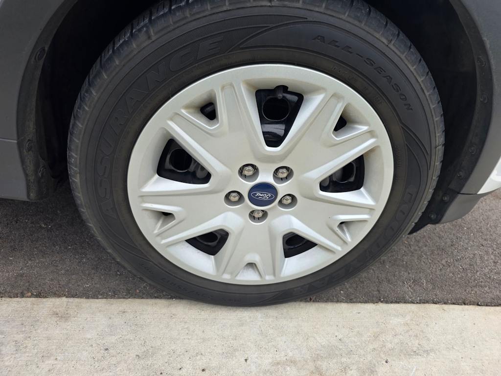 Thumbnail: 2015 Ford Escape - 23