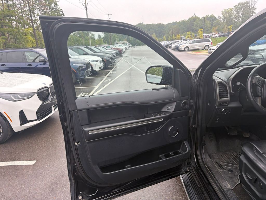 Thumbnail: 2020 Ford Expedition - 32