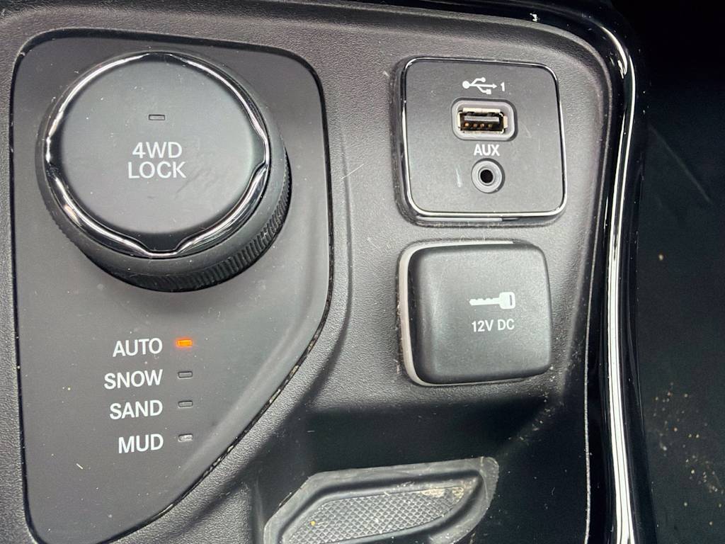 Thumbnail: 2020 Jeep Compass - 23