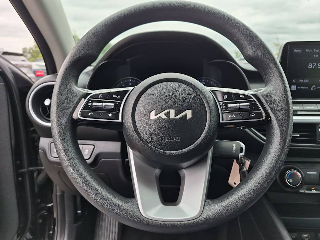 Thumbnail: 2022 Kia Forte - 13