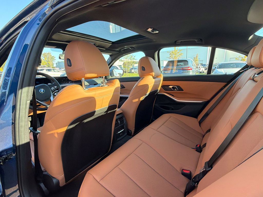Thumbnail: 2024 BMW 3 Series - 10
