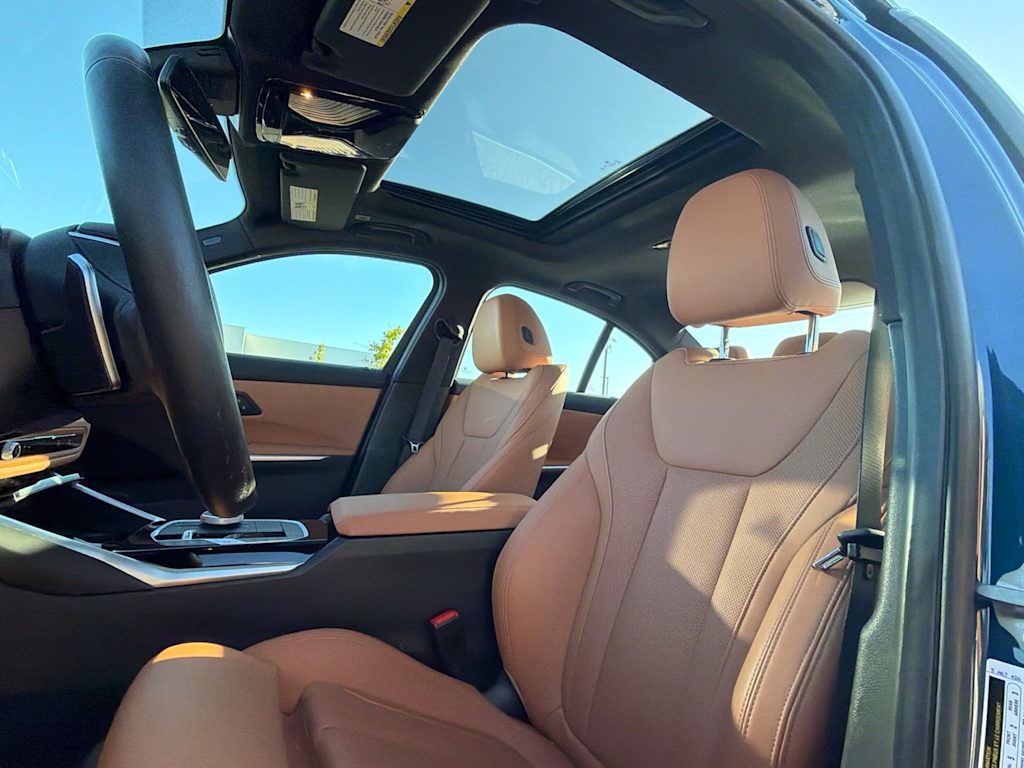 Thumbnail: 2024 BMW 3 Series - 9