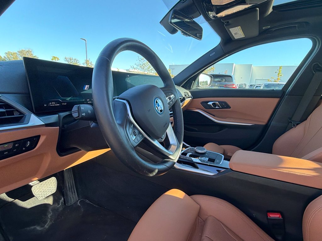 Thumbnail: 2024 BMW 3 Series - 8