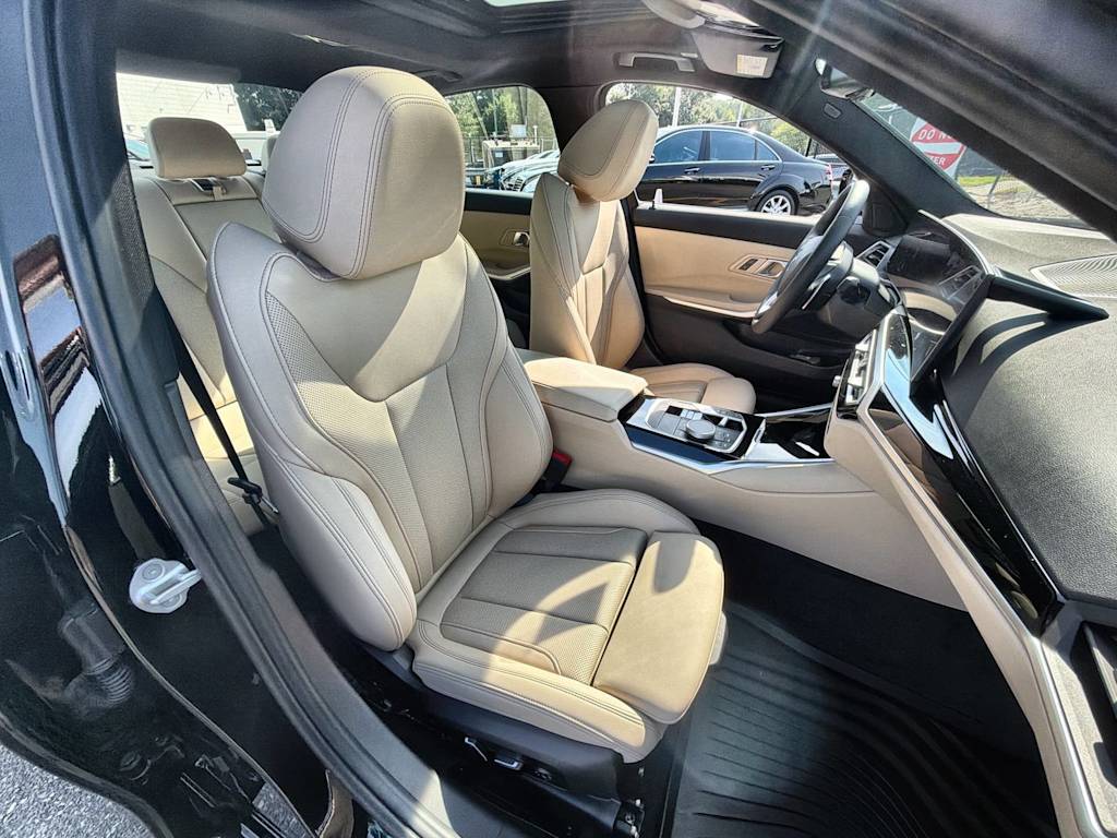 Thumbnail: 2024 BMW 3 Series - 30