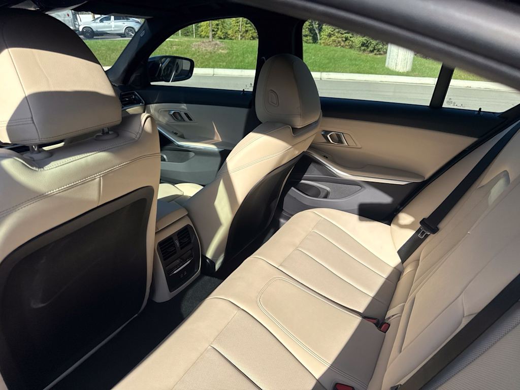 Thumbnail: 2024 BMW 3 Series - 42