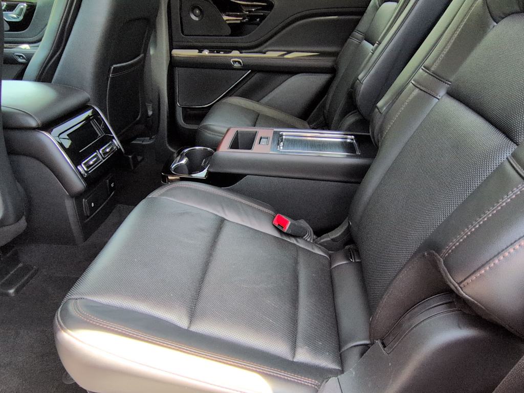 Thumbnail: 2020 Lincoln Aviator - 11