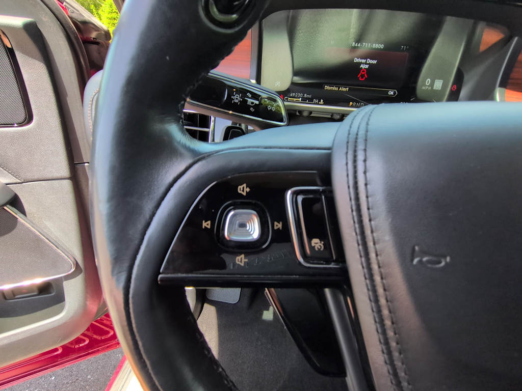Thumbnail: 2020 Lincoln Aviator - 30