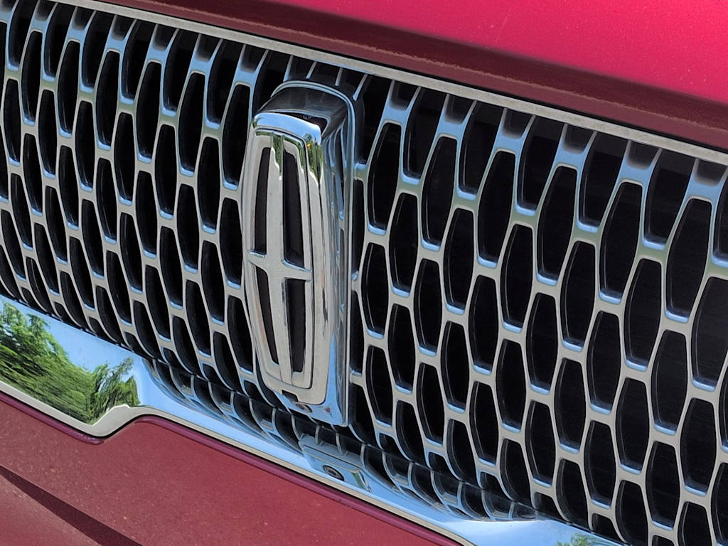 Thumbnail: 2020 Lincoln Aviator - 8