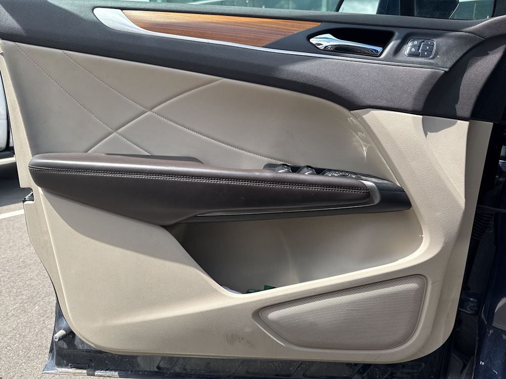 Thumbnail: 2017 Lincoln MKC - 15