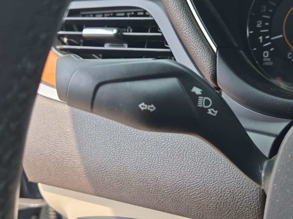 Thumbnail: 2017 Lincoln MKC - 30