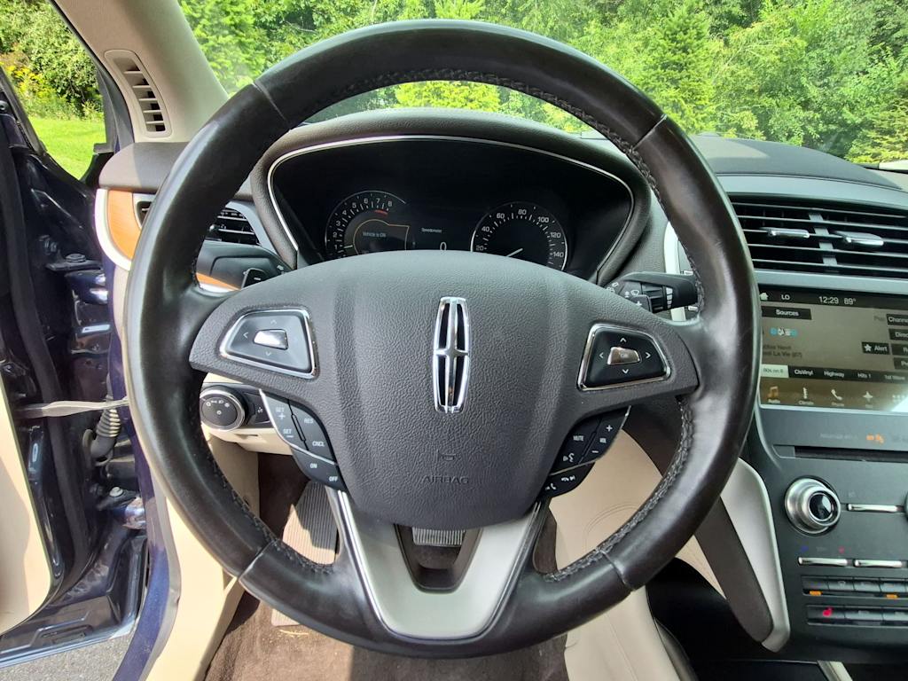 Thumbnail: 2017 Lincoln MKC - 13