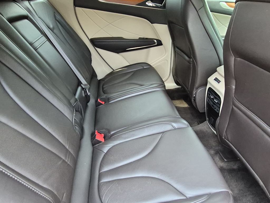 Thumbnail: 2017 Lincoln MKC - 27