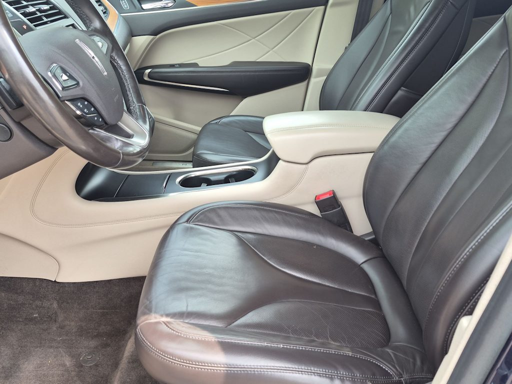 Thumbnail: 2017 Lincoln MKC - 10