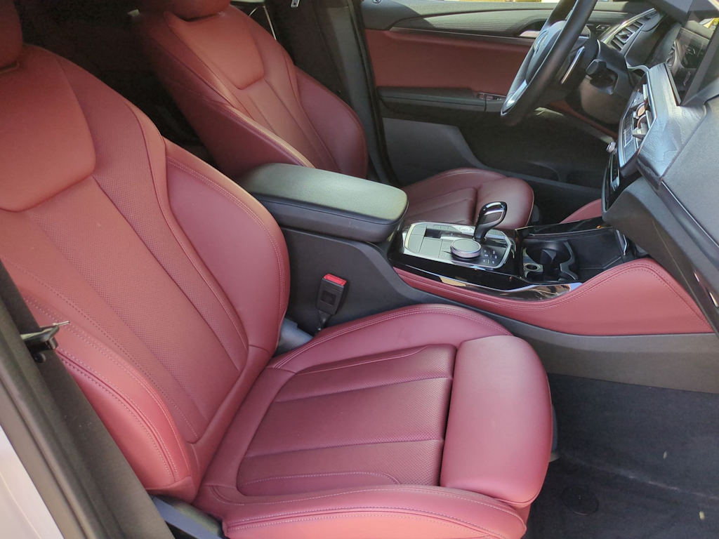 Thumbnail: 2023 BMW X4 - 11