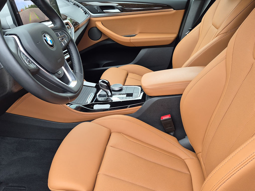 Thumbnail: 2025 BMW X4 - 10