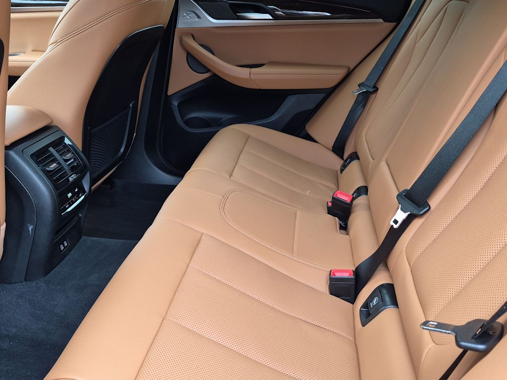 Thumbnail: 2025 BMW X4 - 12