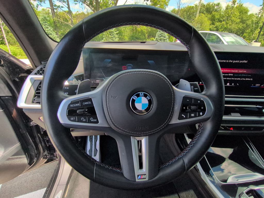 Thumbnail: 2024 BMW X7 - 13