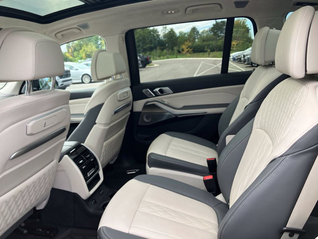 Thumbnail: 2024 BMW X7 - 8