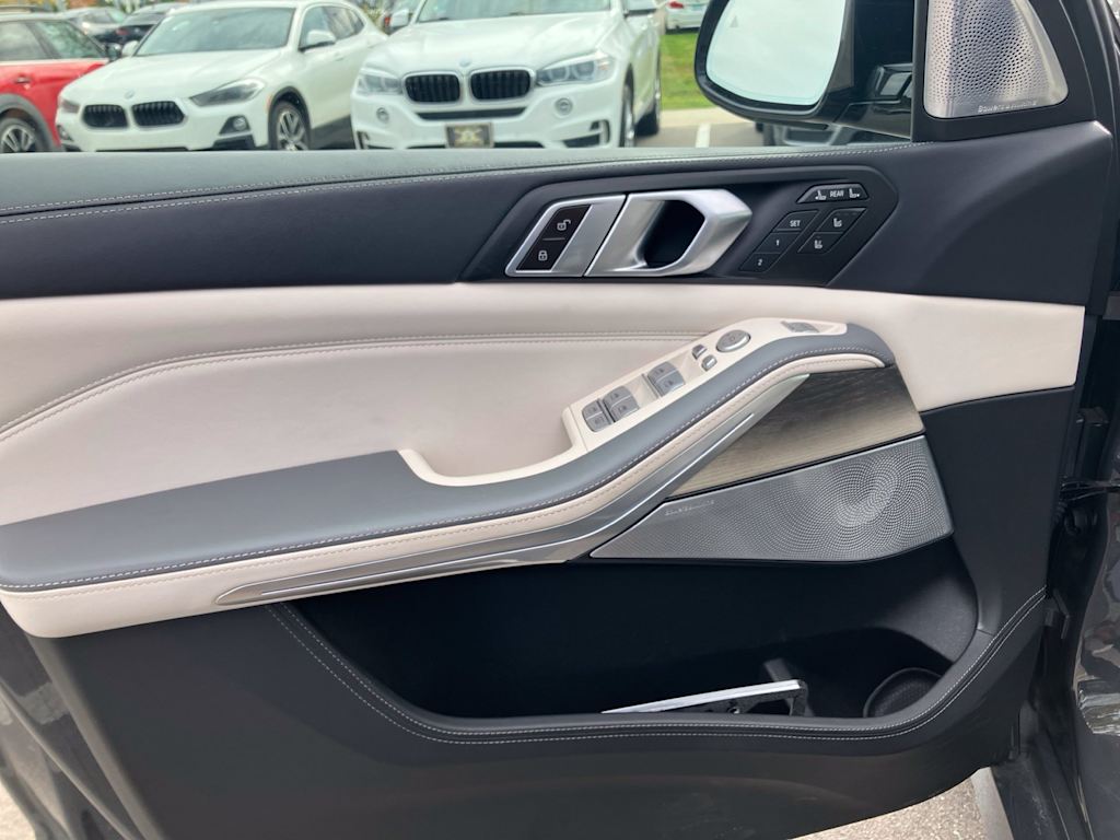 Thumbnail: 2024 BMW X7 - 19