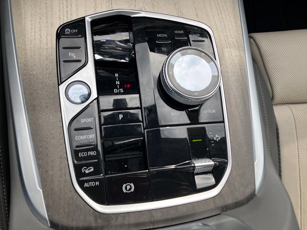Thumbnail: 2024 BMW X7 - 21