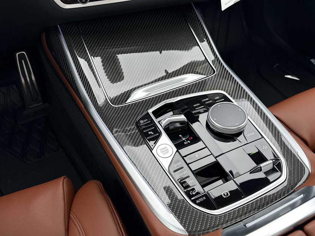 Thumbnail: 2026 BMW X7 - 15