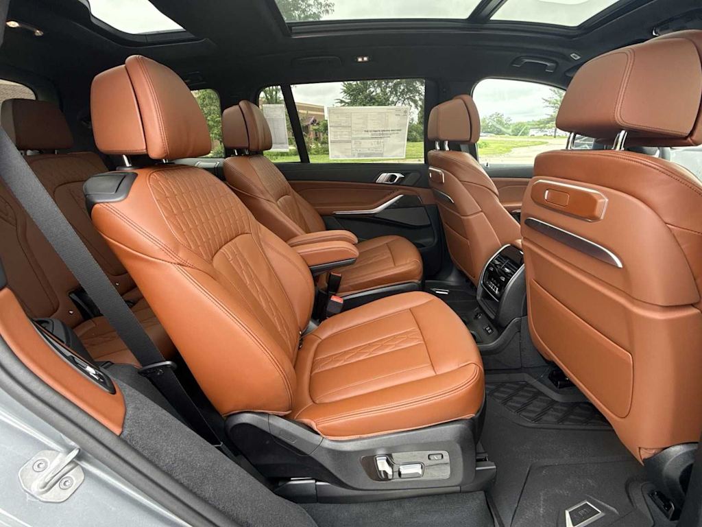 Thumbnail: 2026 BMW X7 - 28