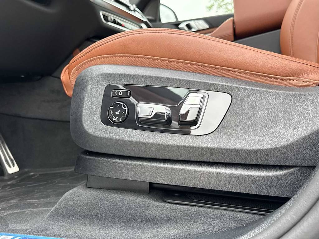 Thumbnail: 2026 BMW X7 - 25