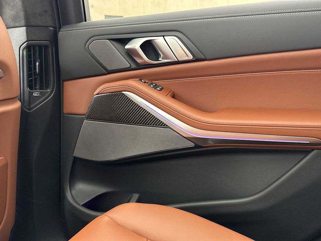 Thumbnail: 2026 BMW X7 - 42