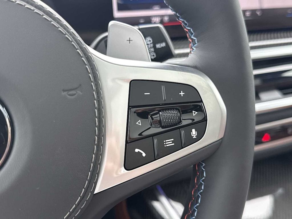 Thumbnail: 2026 BMW X7 - 32